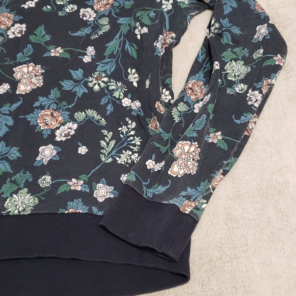 H&M Divided Cotton Navy Floral Crewneck - Picture 6 of 13
